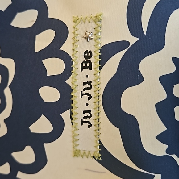 Ju-Ju-Be GigaBe Laptop Carrier - Cobalt Blossom - Navy Blue White - Picture 4 of 15